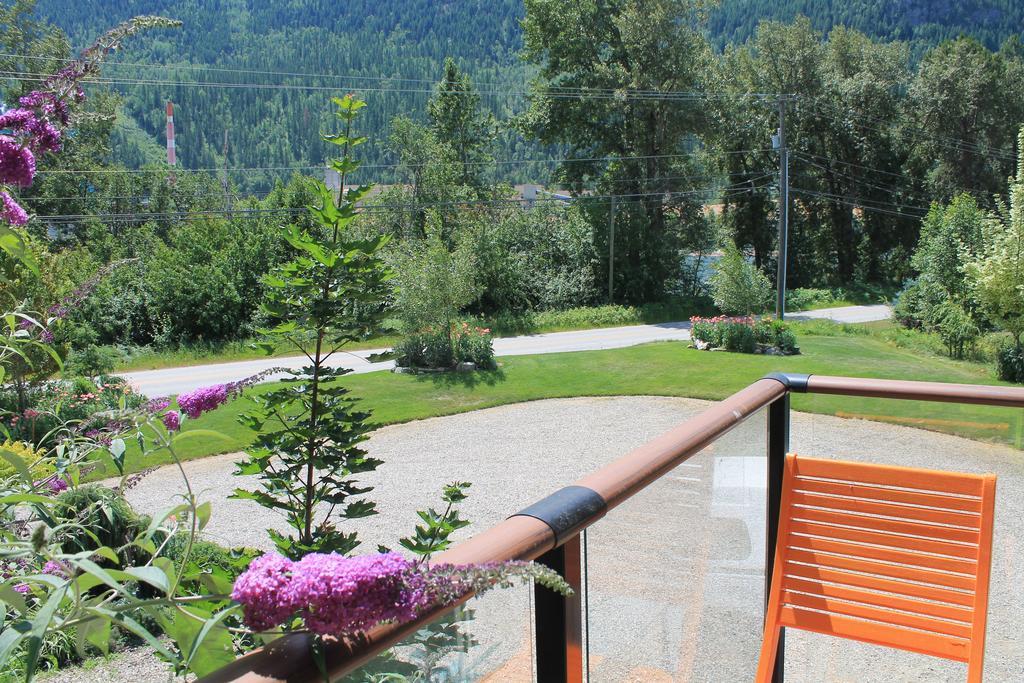 Bed & Breakfast Windborne Castlegar